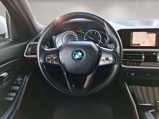 BMW 320d Touring xDrive 140 kW image number 21