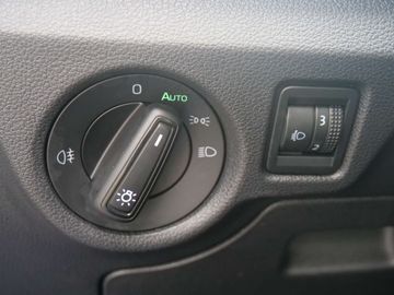 Car image 33