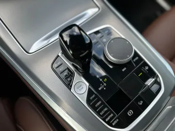 Car image 48