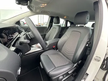 Car image 37