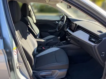 Car image 23