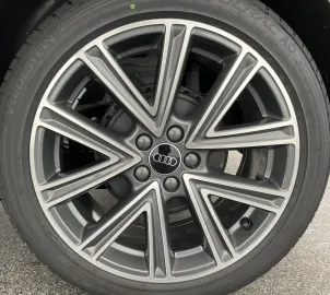 Car image 33