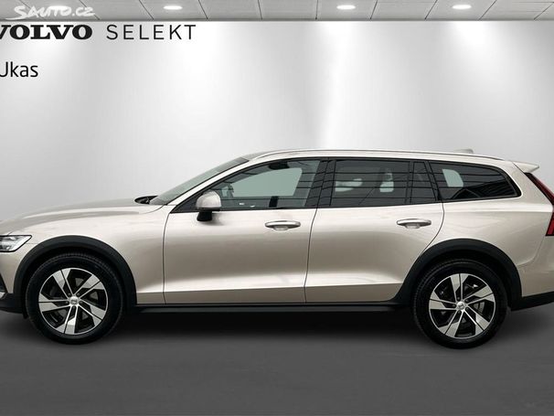 Volvo V60 Cross Country AWD B4 145 kW image number 6