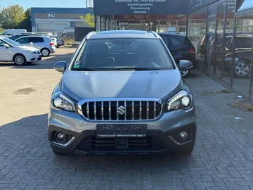 Car image 3