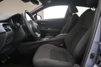 Car image 12