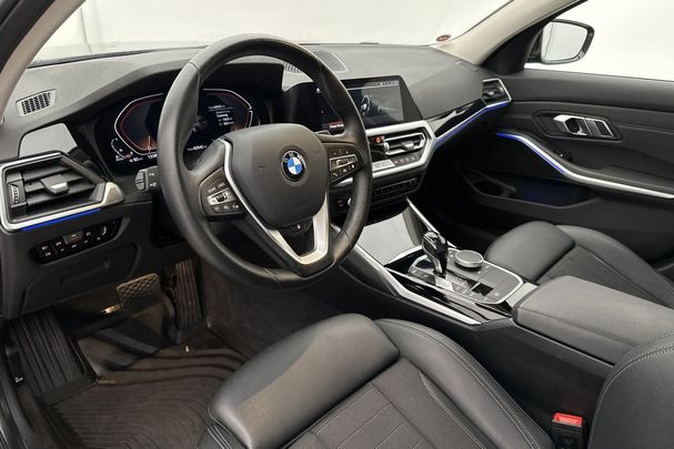 BMW 320d Touring xDrive Sport Line 140 kW image number 11