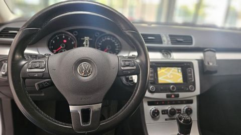 Car image 28