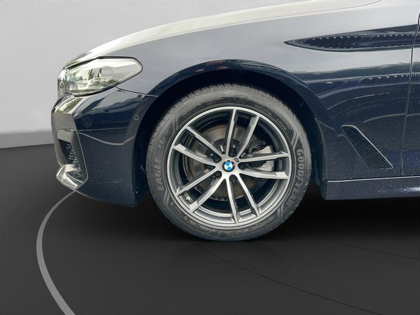 BMW 520d Touring xDrive 140 kW image number 14