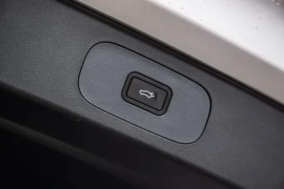 Car image 35