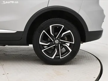 Car image 30