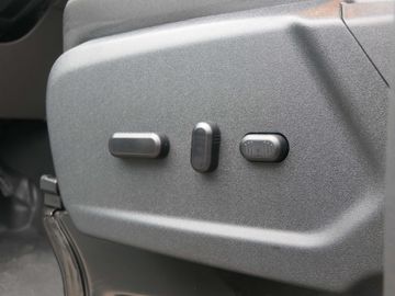 Car image 33