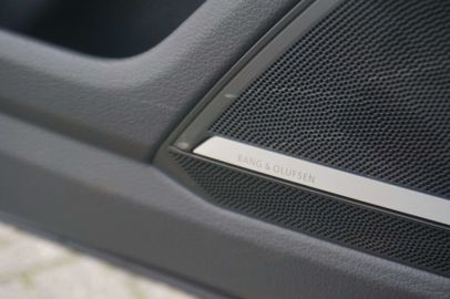 Car image 37