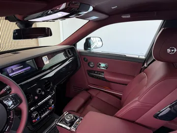 Car image 26