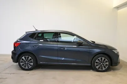Car image 25