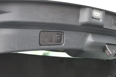 Car image 40