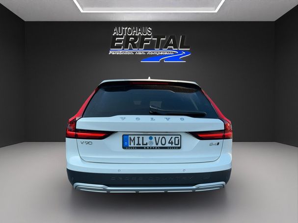 Volvo V90 Cross Country AWD B4 145 kW image number 3