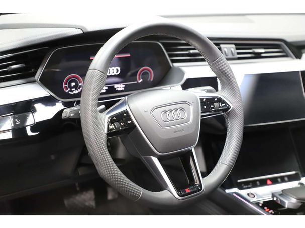 Audi e-tron 55 quattro S-line 300 kW image number 12