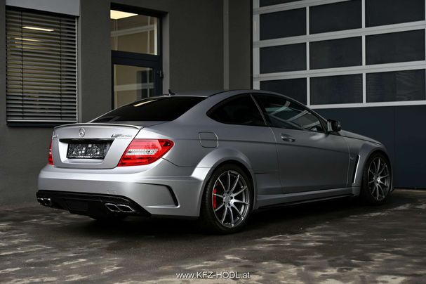 Mercedes-Benz C 63 AMG C Black Series 380 kW image number 4