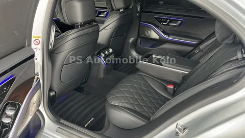 Car image 25