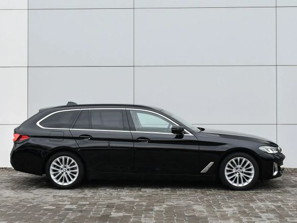 BMW 520d Touring xDrive Luxury Line 140 kW image number 4