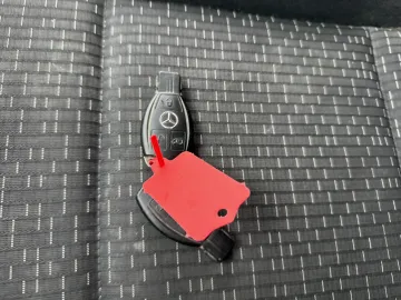 Car image 32
