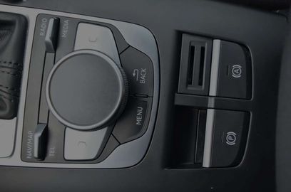 Car image 31