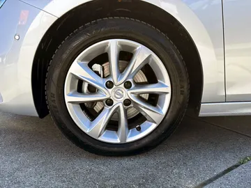Car image 29