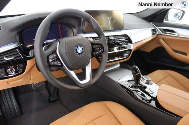 BMW 520i Touring 150 kW image number 10