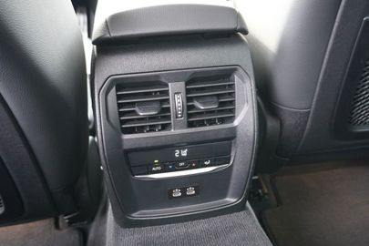 Car image 38