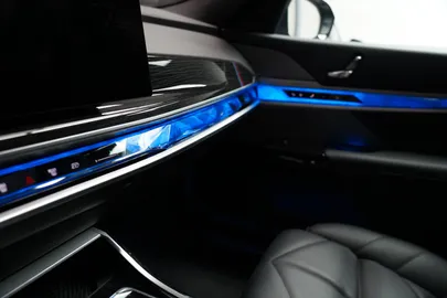 Car image 38