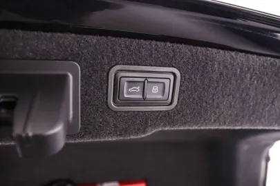 Car image 48