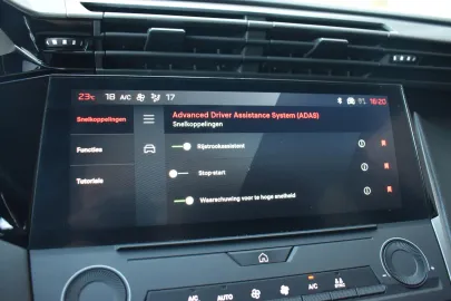 Car image 36