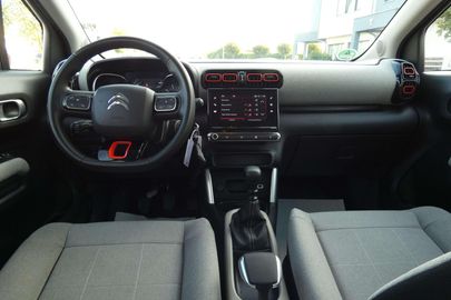 Car image 11