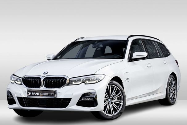 BMW 330 e Touring M Sport 218 kW image number 2