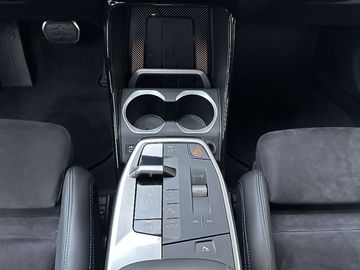 Car image 33