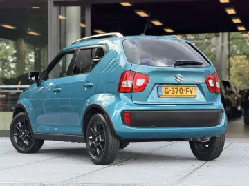 Car image 4
