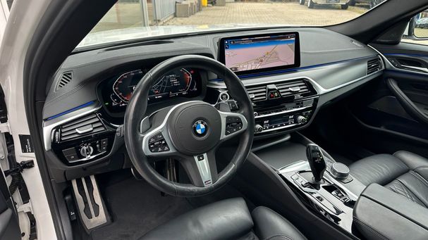 BMW 530d Touring M Sport xDrive 210 kW image number 9