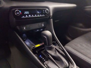 Car image 11