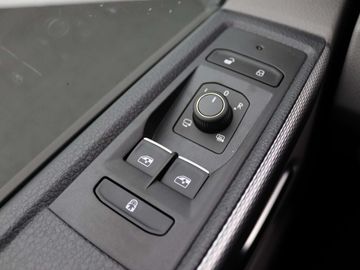 Car image 35