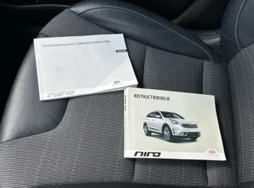 Car image 30