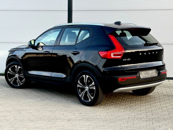 Volvo XC40 D4 AWD Momentum Pro 140 kW image number 5