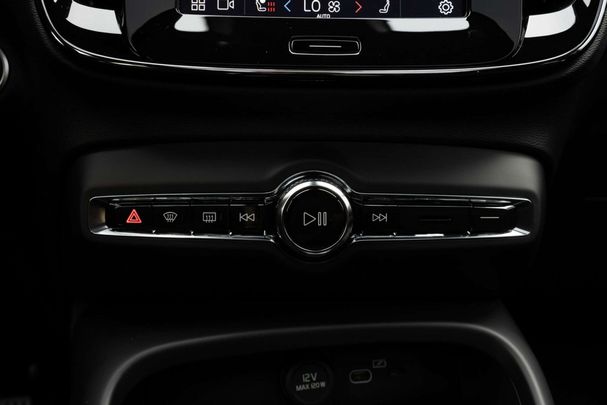 Volvo XC40 B3 Ultra Dark 120 kW image number 32