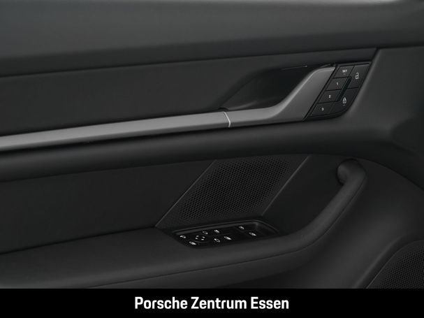 Porsche Taycan 320 kW image number 17