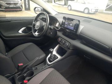 Car image 14