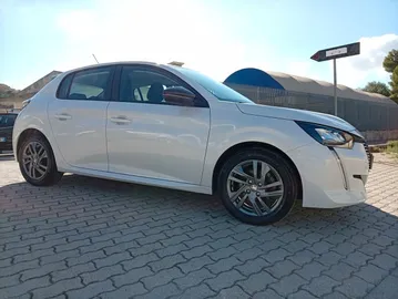 Car image 2