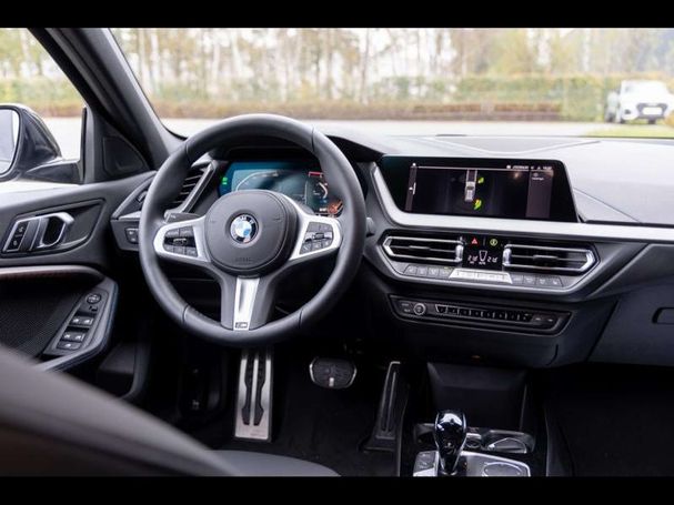 BMW 118i 100 kW image number 6