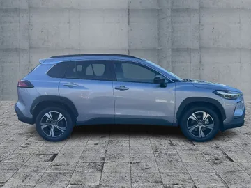 Car image 4