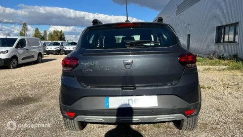 Car image 5