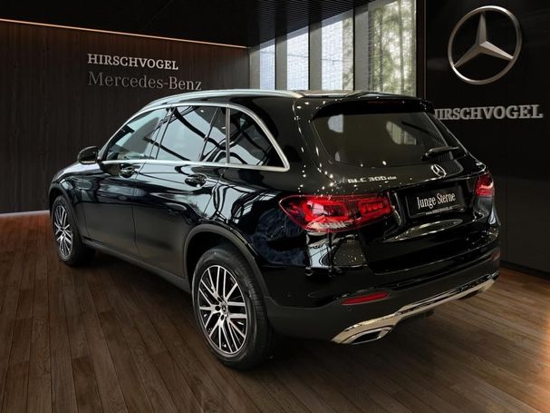 Mercedes-Benz GLC 300 de 225 kW image number 7