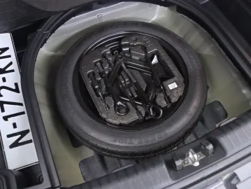 Car image 47